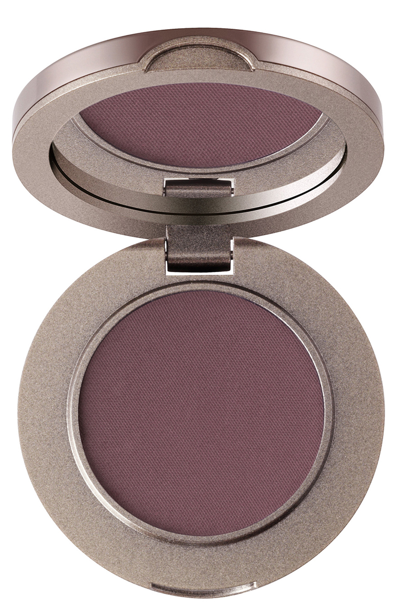 Delilah Тени для век тон Thistle, 1,6 грDLL1609 Delilah Тени для век тон Thistle, 1,6 грDLL1609Тени Colour Intense имеют два варианта финиша – матовый и с шиммером. Сияющий финиш сочетает в себе гладкость и мягкость кремовой текстуры с удобством компактной. Результат – сверкающий цвет и легкость растушевки на веках. Матовый финиш обеспечивается засчет ультрамелкого помола с глубоким насыщенным пигментом, который прекрасно ложится и позволяет регулировать интенсивность нанесения. Тени Colour Intense легко наносятся и растушевываются, давая возможность сделать профессиональный и действительно стойкий макияж.