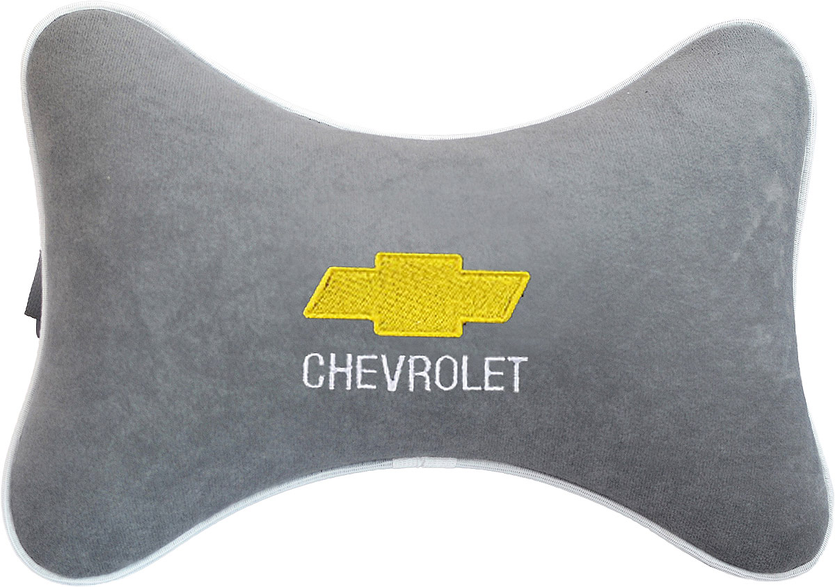 Подушка на подголовник Auto Premium Chevrolet, цвет: серый. 3744537445 Подушка на подголовник Auto Premium Chevrolet, цвет: серый. 3744537445Подушка на подголовник - это прежде всего лучший способ создать комфорт для шеи и головы во время пребывания в автомобильном кресле. Большинство штатных подголовников устроены так, что до них попросту не дотянуться. Данный аксессуар полностью решает эту проблему, создавая мягкую ортопедическою поддержку. Подушка крепится к сиденью, а это значит один раз поставил - и забыл. Меньше утомляемость - а следовательно выше внимание и концентрация на дороге. Одинакова удобна для пассажира и водителя. Подушка выполнена из велюра.