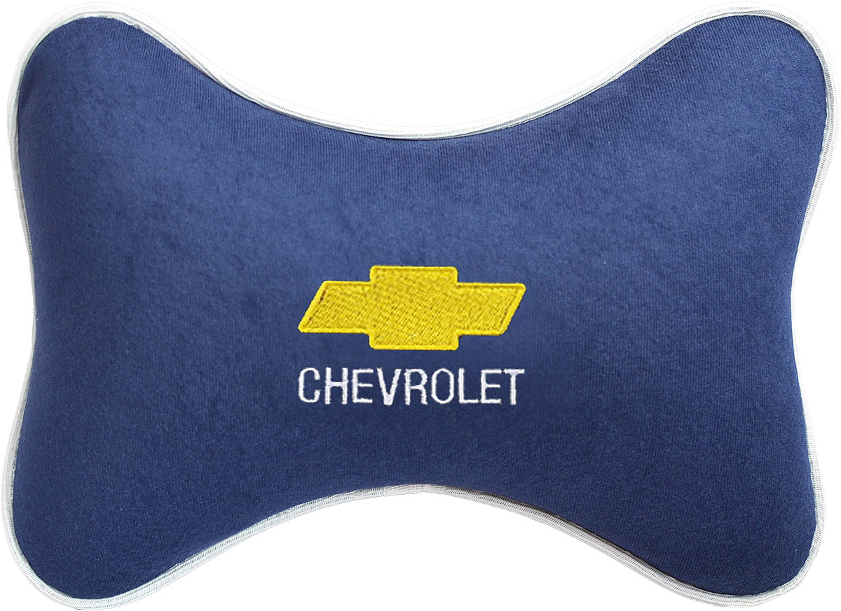 Подушка на подголовник Auto Premium Chevrolet, цвет: синий. 3748537485 Подушка на подголовник Auto Premium Chevrolet, цвет: синий. 3748537485Подушка на подголовник - это прежде всего лучший способ создать комфорт для шеи и головы во время пребывания в автомобильном кресле. Большинство штатных подголовников устроены так, что до них попросту не дотянуться. Данный аксессуар полностью решает эту проблему, создавая мягкую ортопедическою поддержку. Подушка крепится к сиденью, а это значит один раз поставил - и забыл. Меньше утомляемость - а следовательно выше внимание и концентрация на дороге. Одинакова удобна для пассажира и водителя. Подушка выполнена из велюра.