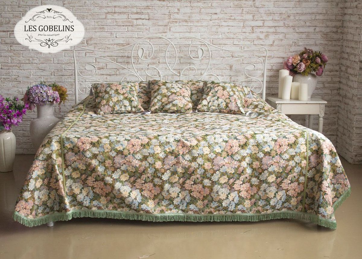 Покрывало на кровать Les Gobelins Nectar De La Fleur, 150х220 см. lns184118lns184118 Покрывало на кровать Les Gobelins Nectar De La Fleur, 150х220 см. lns184118lns184118Общий размер: полутороспальный Размер покрывала: 150х220 см Размер наволочек: Без наволочек Материал: Хлопковый гобелен Длина ворса: Отсутствует Состав: 50% хлопок, 50% полиэстер Отделка: Бахрома и кисти Производитель: Les Gobelins Cтрана производства: Россия Упаковка: Полиэтиленовый пакет