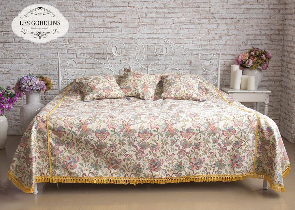 Покрывало на кровать Les Gobelins Loche, 240х220 см. lns184571lns184571 Покрывало на кровать Les Gobelins Loche, 240х220 см. lns184571lns184571Общий размер: евро макси Размер покрывала: 240х220 см Размер наволочек: Без наволочек Материал: Хлопковый гобелен Длина ворса: Отсутствует Состав: 52% хлопок, 48% полиэстер Отделка: Бахрома и кисти Производитель: Les Gobelins Cтрана производства: Россия Упаковка: Полиэтиленовый пакет