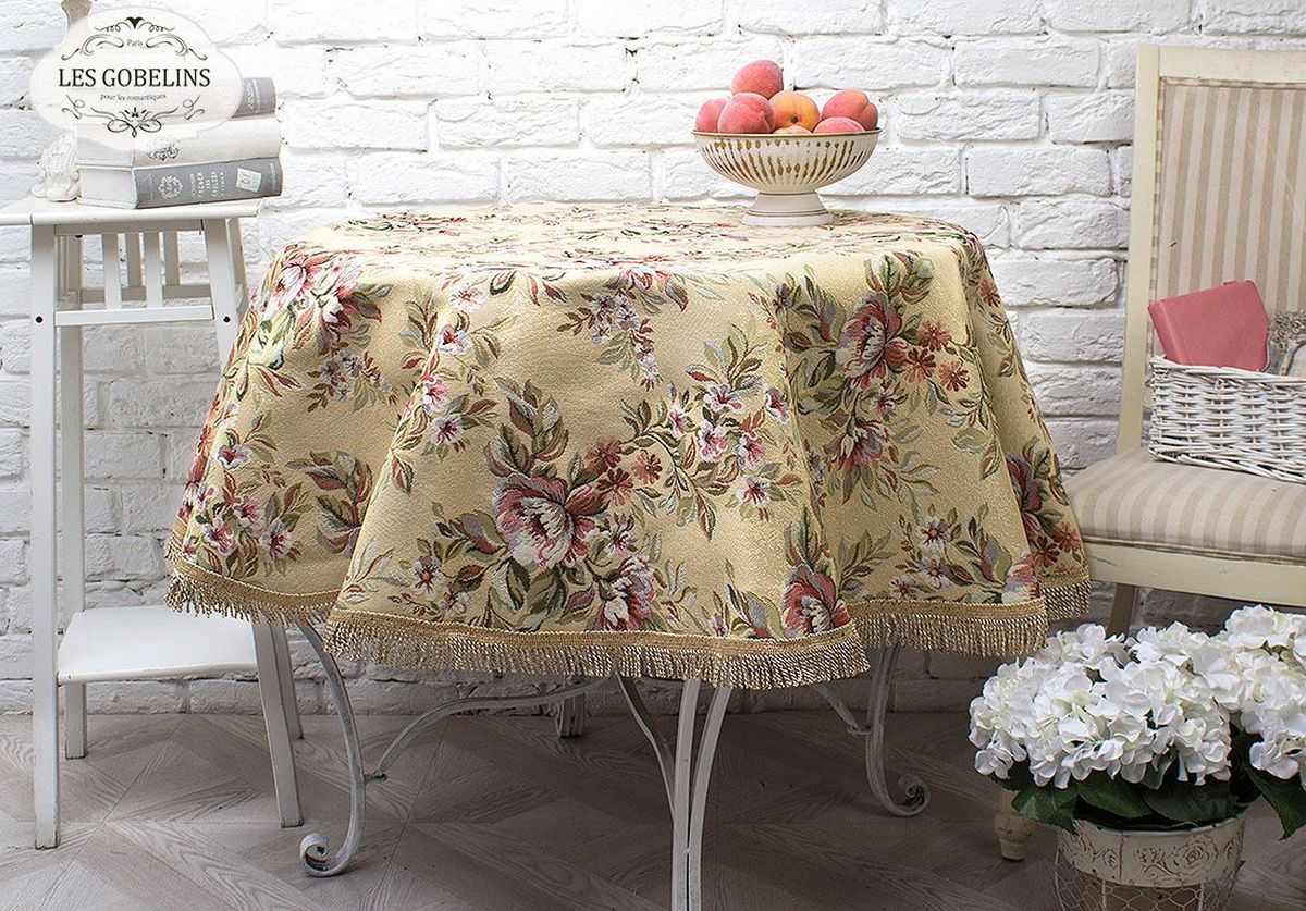 Скатерть Les Gobelins Pivoines Aquarelles, круглая, диаметр 160 см. lns239468lns239468 Скатерть Les Gobelins Pivoines Aquarelles, круглая, диаметр 160 см. lns239468lns239468Производитель: Les Gobelins Страна производства: Россия Круглая скатерть. Материал: Гобелен Состав материала: Хлопок - 50%, Полиэстер - 50% Размер (Диаметр): 160 см Упаковка: Полиэтиленовый пакет с клейким клапаном и бумажным вкладышем с информацией о продукте. Скатерть украшена по краю бахромой. Расположение рисунка на скатерти соответствует фотографии.