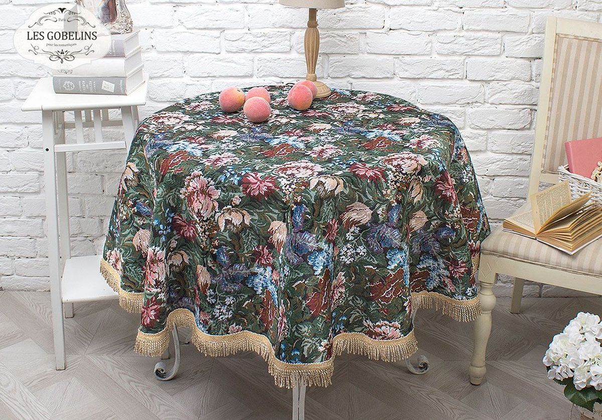 Скатерть Les Gobelins Jardin D`Amerique, круглая, диаметр 160 см. lns239724lns239724 Скатерть Les Gobelins Jardin D`Amerique, круглая, диаметр 160 см. lns239724lns239724Производитель: Les Gobelins Страна производства: Россия Круглая скатерть. Материал: Гобелен Состав материала: Хлопок - 60%, Полиэстер - 40% Размер (Диаметр): 160 см Упаковка: Полиэтиленовый пакет с клейким клапаном и бумажным вкладышем с информацией о продукте. Скатерть украшена по краю бахромой. Расположение рисунка на скатерти соответствует фотографии.