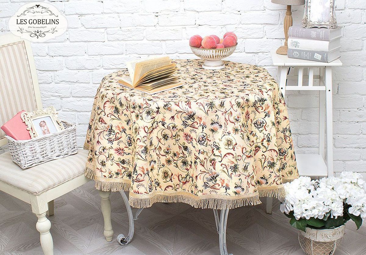 Скатерть Les Gobelins Fleurs Anglais, круглая, диаметр 160 см. lns239852lns239852 Скатерть Les Gobelins Fleurs Anglais, круглая, диаметр 160 см. lns239852lns239852Производитель: Les Gobelins Страна производства: Россия Круглая скатерть. Материал: Гобелен Состав материала: Хлопок - 5%, Полиэстер - 95% Размер (Диаметр): 160 см Упаковка: Полиэтиленовый пакет с клейким клапаном и бумажным вкладышем с информацией о продукте. Скатерть украшена по краю бахромой. Расположение рисунка на скатерти соответствует фотографии.