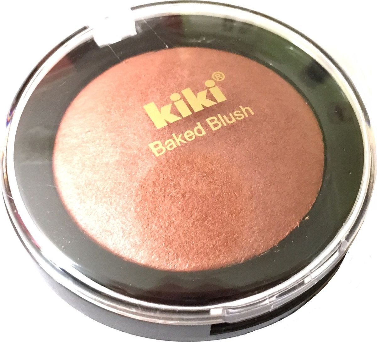 Kiki Румяна для лица Baked Blush 507, 6.24 гр10830007 Kiki Румяна для лица Baked Blush 507, 6.24 гр10830007Румяна KIKI Baked BLUSH равномерно наносятся на поверхность кожи, легко растушевываются, придают коже ухоженный здоровый вид, позволяют моделировать контуры лица. Основным новшеством в составе румян являются микронизированные воздушные пигменты, которые придают эффект натурального нежного румянца, даря сияющий вид и здоровый цвет лица. Технология производства запеченных румян KIKI Baked BLUSH гарантирует: безупречность макияжа, максимальную яркость цвета и стойкость.