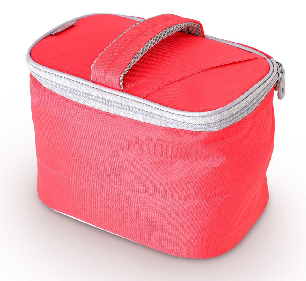 Термосумка Thermos Beauty Kit, цвет: красный, 6,5 л468802 Термосумка Thermos Beauty Kit, цвет: красный, 6,5 л468802Способна вместить довольно большой объем кремов , мазей, медикаментов и других препаратов не предназначенных для хранения в тепле. По желанию, для усиления охлаждающего эффекта возможно применение замороженных аккумуляторов температуры THERMOS Gel Pack™.
