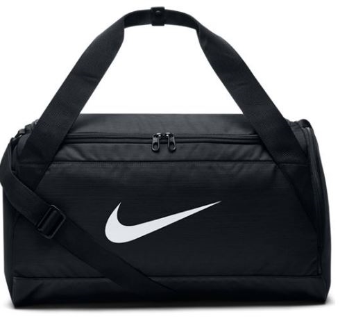 Сумка спортивная Nike Brasilia (Small) Duffel Bag, цвет: черный. BA5335-010BA5335-010 Сумка спортивная Nike Brasilia (Small) Duffel Bag, цвет: черный. BA5335-010BA5335-010Сумка-дафл Nike Brasilia (малая) из невероятно прочной ткани позволяет иметь всю нужную экипировку под рукой. Внутренние карманы помогают держать вещи в порядке, а отделение для обуви позволяет хранить влажную экипировку отдельно от сухой. Прочная водонепроницаемая ткань дна защищает экипировку от влаги. Вместительное и универсальное основное отделение. Вентилируемое отделение для хранения влажной/сухой обуви. Водонепроницаемый полиэстер высокой плотности отличается прочностью. Двойные ручки можно соединить вместе для удобного ношения. Мягкая плечевая лямка снимается и регулируется для комфортного ношения. Ручка сбоку как альтернативный вариант ношения.
