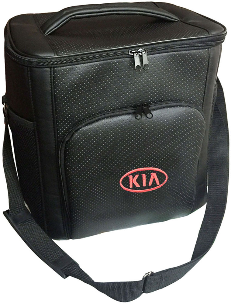 Термосумка Auto Premium Kia, 20 л. 7211572115 Термосумка Auto Premium Kia, 20 л. 7211572115Термосумка выполнена из экокожи с вышивкой Kia и оснащена регулируемым плечевым ремнем. Основное отделение и передний карман закрываются на молнию. Для дополнительного удобства термосумка имеет два боковых сетчатых кармана. Ваши продукты сохранятся свежими, а напитки холодными даже в жару благодаря специальному внутреннему термоизоляцоному материалу АЛЮФОМ (РФ). Для более длительного подержания температурного режима рекомендуется использовать с аккумуляторами холода. Объем термосумки 20 л.