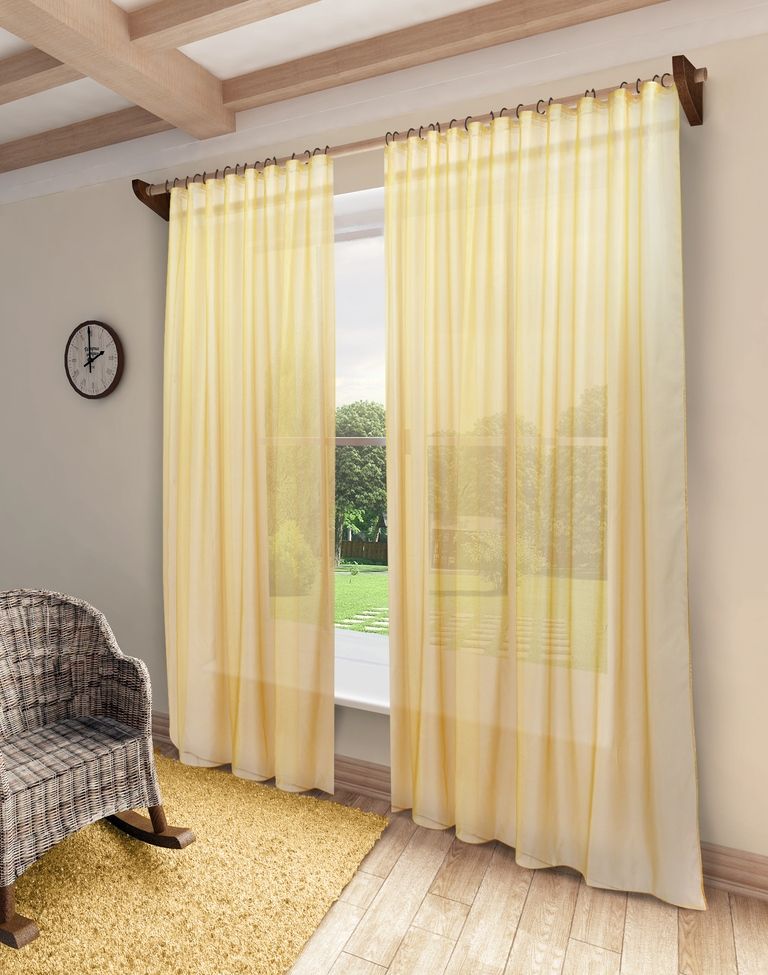 Тюль Sanpa Home Collection Пегги, на ленте, цвет: оранжевый, высота 280 смHP10058/27/1E Пегги оранжевый, , 300*280 см Тюль Sanpa Home Collection Пегги, на ленте, цвет: оранжевый, высота 280 смHP10058/27/1E Пегги оранжевый, , 300*280 смТюль Пегги нежного цвета изготовлена из микровуали. Микровуаль соединила в себе положительные качества вуали - мягкость, изысканность - и органзы - светопроницаемость, упругость. При этом микровуаль является новым, заслуживающим отдельного внимания видом ткани. Обладая удивительной тонкостью, прозрачностью, полуорганза невероятно пластична и прочна, к тому же, она не поддаётся деформации, усадке и устойчива к ультрафиолетовым лучам. Воздушная ткань привлечет к себе внимание и идеально оформит интерьер любого помещения. Тюль сделает ваш интерьер более нежным, воздушным и невесомым. Можно драпировать окно только тюлью или только портьерами, но вместе они создают идеальную композицию. Мы рекомендуем под однотонные портьеры нейтральных тонов подбирать сложносочиненную тюль, с изысканной вышивкой и орнаментом, а под портьеры с рисунком или ярких тонов - выбирать тюль с минималистичным рисунком или вообще без него. Крепление к карнизу осуществляется при помощи вшитой...