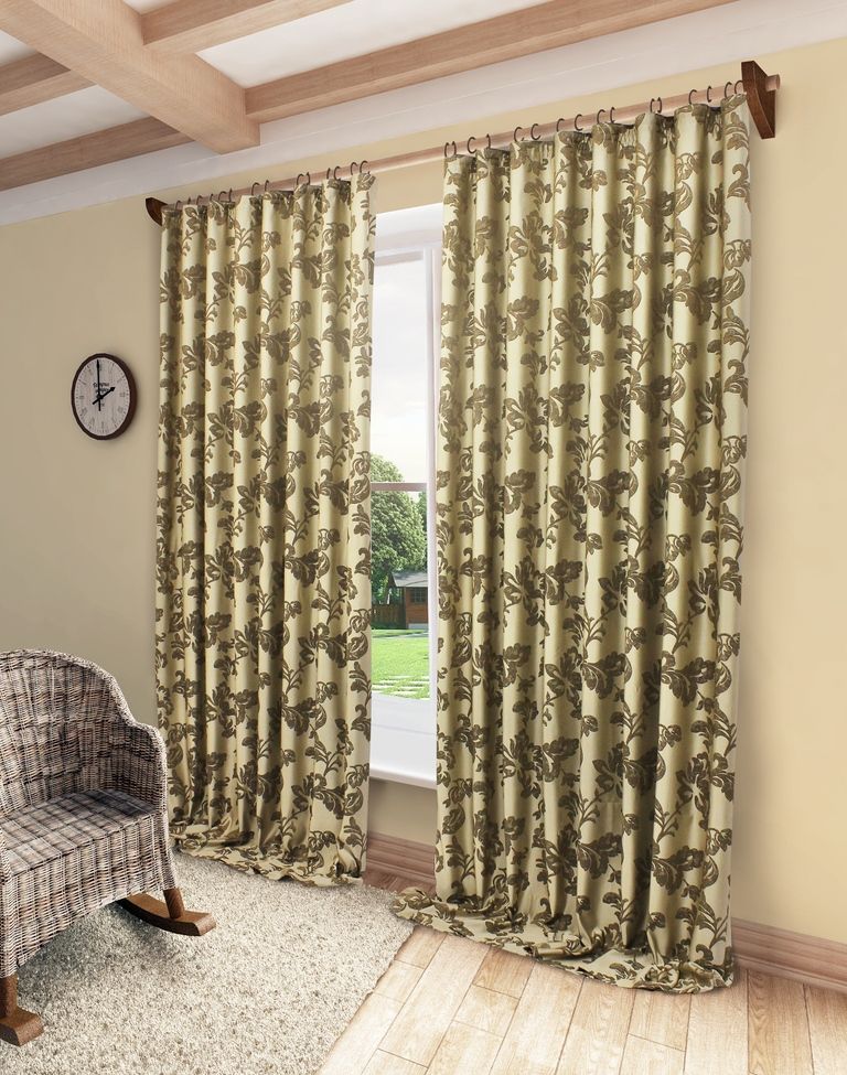 Штора Sanpa Home Collection Сьюзен, на ленте, цвет: коричневый, высота 280 смHP66001/12/1E Сьюзен коричнев, , 200*280 см Штора Sanpa Home Collection Сьюзен, на ленте, цвет: коричневый, высота 280 смHP66001/12/1E Сьюзен коричнев, , 200*280 смШтора Сьюзен с оригинальным узором изготовлена из ткани жаккард. Жаккард - одна из дорогостоящих тканей, так как её производство трудозатратно. Своеобразный рельефный рисунок, который получается в результате сложного переплетения на плотной ткани, напоминает гобелен. Крепление к карнизу осуществляется при помощи вшитой шторной ленты.