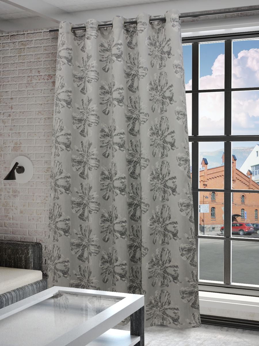 Штора Sanpa Home Collection Луана, на люверсах, цвет: серый, высота 260 смHP3812/1304/1H Луана серый, , 200*260 см Штора Sanpa Home Collection Луана, на люверсах, цвет: серый, высота 260 смHP3812/1304/1H Луана серый, , 200*260 смШтора Луана с оригинальным узором изготовлена из ткани жаккард. Жаккард - одна из дорогостоящих тканей, так как её производство трудозатратно. Своеобразный рельефный рисунок, который получается в результате сложного переплетения на плотной ткани, напоминает гобелен. Изделие оснащено металлическими люверсами для подвешивания на карниз-трубу, которые гармонично смотрятся и легко скользят по карнизу. Штора на люверсах идеально подойдет для гостиной или спальни и великолепно украсит любое окно.