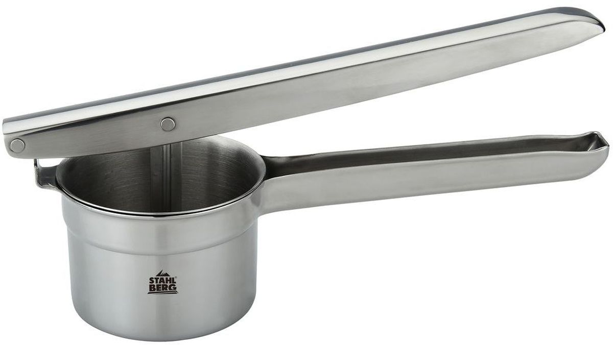 Пресс для картофеля Stahlberg6091-S Пресс для картофеля Stahlberg6091-SПосуда STAHLBERG изготовлена только из качественных, экологически чистых материалов. Также уделяется особое внимание дизайну продукции, способному удовлетворять вкусы даже самых взыскательных покупателей. Сталь 8/10, из которой изготавливается посуда и аксессуары STAHLBERG, является уникальной. Она отличается высокими эксплуатационными характеристиками и крайне устойчива к физическим воздействиям. Сложно найти более подходящий для создания качественной кухонной посуды материал. Отличительной чертой металлической посуды, выполненной из подобной стали, является характерный сероватый оттенок поверхности и особый блеск. Это позволяет приготовить более здоровую пищу.