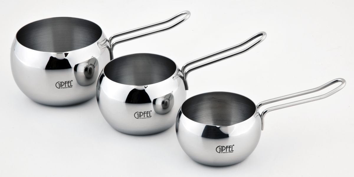 Набор мерных ковшей Gipfel Comely6153 Набор мерных ковшей Gipfel Comely6153Посуда Gipfel изготовлена только из качественных, экологически чистых материалов. Также уделяется особое внимание дизайну продукции, способному удовлетворять вкусы даже самых взыскательных покупателей. Сталь 8/10, из которой изготавливается посуда и аксессуары Gipfel, является уникальной. Она отличается высокими эксплуатационными характеристиками и крайне устойчива к физическим воздействиям. Сложно найти более подходящий для создания качественной кухонной посуды материал. Отличительной чертой металлической посуды, выполненной из подобной стали, является характерный сероватый оттенок поверхности и особый блеск. Это позволяет приготовить более здоровую пищу.