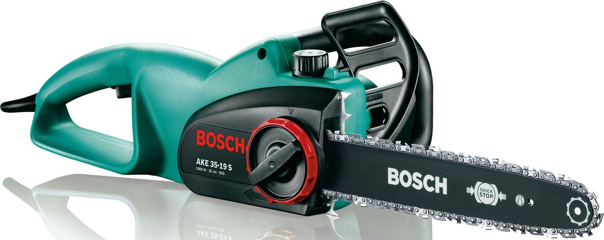 Цепная пила Bosch AKE 35-19 S. 0600836E030600836E03 Цепная пила Bosch AKE 35-19 S. 0600836E030600836E03Преимущества изделия: Сверхмощный двигатель: мощность 1900 Вт со скоростью движения цепи 12 м/с для исключительно высокой производительности. Практичность: система SDS для натяжения и замены цепи без инструментов. Сверхпрочность: высочайшее качество для частого использования и долгого срока службы. Тормоз, молниеносно реагирующий на отдачу пилы Эргономичная рукоятка, оптимизированная для распиловки и валки Стальные зубья для крепкого и надёжного упора Большой масляный бачок (200 мл) с указателем уровня наполнения Стальной улавливатель цепи. Обзор технических характеристик: Мощность двигателя: 1.900 Вт Длина пильной шины: 35 см Скорость движения цепи: 12 м/с Мощность приводного элемента: 1,1 мм Цепь: хромированная цепь Вес (с цепью и шиной): 4,4 кг. Комплектация: Инструмент Масло 80 мл