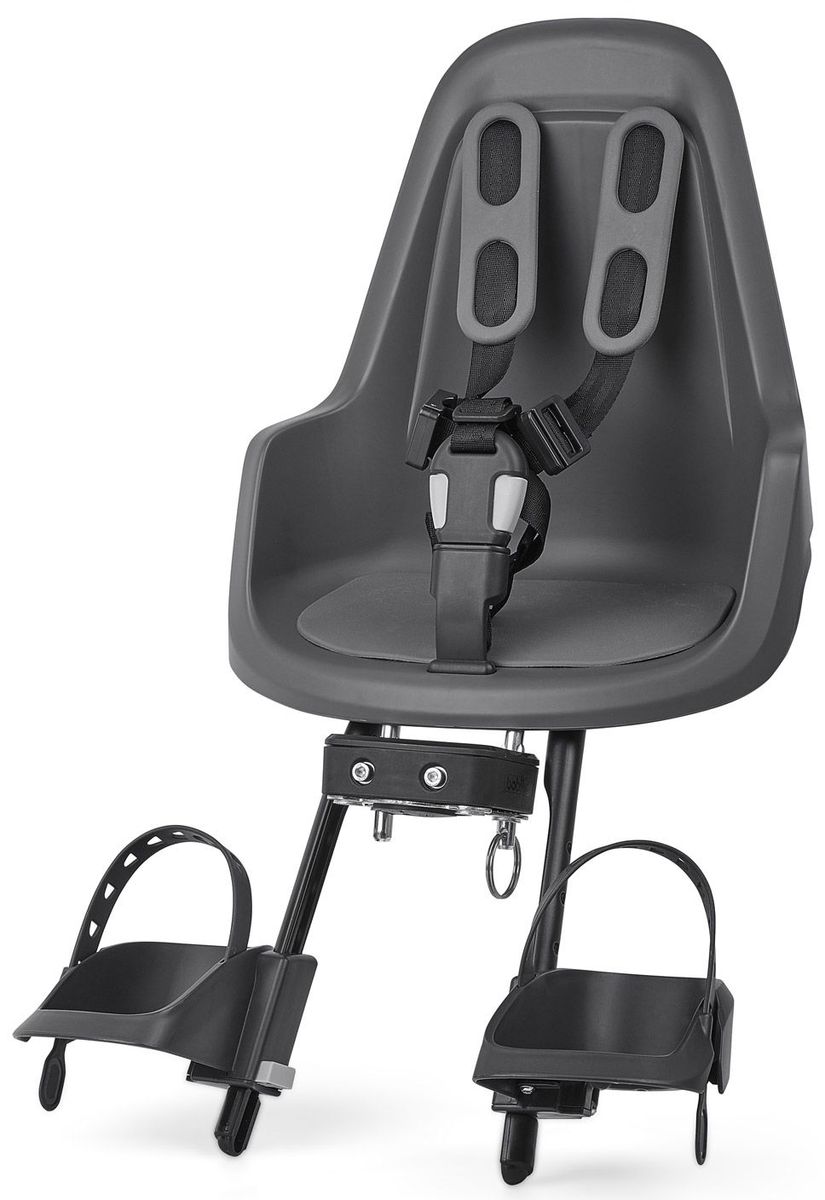 Велокресло переднее Bobike One Mini, крепление на руль, цвет: серый8012000003 Велокресло переднее Bobike One Mini, крепление на руль, цвет: серый8012000003BOBIKE ONE Mini позволит исследовать город Вам и Вашему малышу по уникальному, и главное безопасному маршруту. Двухслойная конструкция кресла обеспечивает непревзойдённый уровень безопасности ребёнка. Кресло оборудовано мягкими нескользящими наплечными ремнями с надёжной застёжкой для удержания ребёнка в правильной позиции. BOBIKE ONE Mini оснащено водоотталкивающей гасящей вибрации подкладкой. Система крепления Click & Go позволяет быстро и без инструментов установить и снять велокресло, а также переставить его между разными велосипедами. Фронтальные кресла BOBIKE ONE Mini совместимы с интегрированными Выносами городских велосипедов диаметром от 22 до 35 мм и штоками вилок горных велосипедов диаметром 1,1/8 дюйма. • Крепление на руль • Нескользящие наплечные ремни с надёжной застёжкой • Подкладка из водоотталкивающего, гасящего вибрации материала • Регулируемые подножки, настраиваемые без инструментов • Шестигранник для установки кресла в комплекте •...