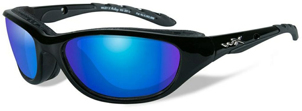 Очки солнцезащитные WileyX Airrage Polarized, для охоты, рыбалки и активного отдыха, цвет: Blue Mirror698 Очки солнцезащитные WileyX Airrage Polarized, для охоты, рыбалки и активного отдыха, цвет: Blue Mirror698Черная глянцевая оправа в сочетании с поляризованными зеркальными зелено-голубыми линзами делают данные солнцезащитные очки идеальным решением для занятий спортом и активного отдыха. Поляризованные зеркальные голубые линзы поглощают отражения и снижают блики. Очки обеспечат рыболовам улучшенную визуальную ясность и уникальную способность более ясно видеть видеть рыбу и рельеф дна под водой. ПОЛЯРИЗАЦИОННЫЙ ФИЛЬТР 8ТМ Запатентованная WileyX технология поляризации линз обеспечивает 100% поляризацию и 100% защиту от ультрафиолетовых лучей для непревзойденной четкости и контрастности изображения. ЗАЩИТА ОТ УДАРОВ НА ВЫСОКОЙ СКОРОСТИ Оправа и линзы должны выдерживать удар тяжелого снаряда весом 500 гр, падающего с высоты 127 см ПРОЧНОЕ ПОКРЫТИЕ Устойчивое к царапинам покрытие защищает линзы от механических повреждений и продлевает срок их службы. АНТИБЛИКОВОЕ ПОКРЫТИЕ Антибликовое покрытие устраняет нежелательные отражения с поверхностей линз. ВОДООТТАЛКИВАЮЩЕЕ ПОКРЫТИЕ...