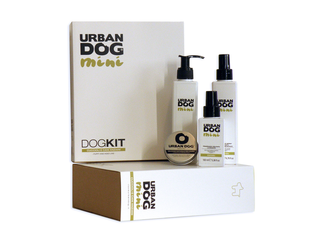 Набор для ухода Urban Dog, для щенков и стареющих собакUD100KM Набор для ухода Urban Dog, для щенков и стареющих собакUD100KMDOGKIT Mini служит для очистки и ухода за шерстью и кожей щенков и стареющих собак. Чрезвычайно деликатные формулы с молочными протеинами бережно относятся к физиологическому значению pH кожи, в том числе и самой чувствительной, придают шерсти блеск, мягкость и тонкий аромат. В набор входит: шампунь 2 в 1 деликатный, шампунь спрей деликатный без ополаскивания, нежный ароматизатор для придания блеска и натуральный бальзам для лап..