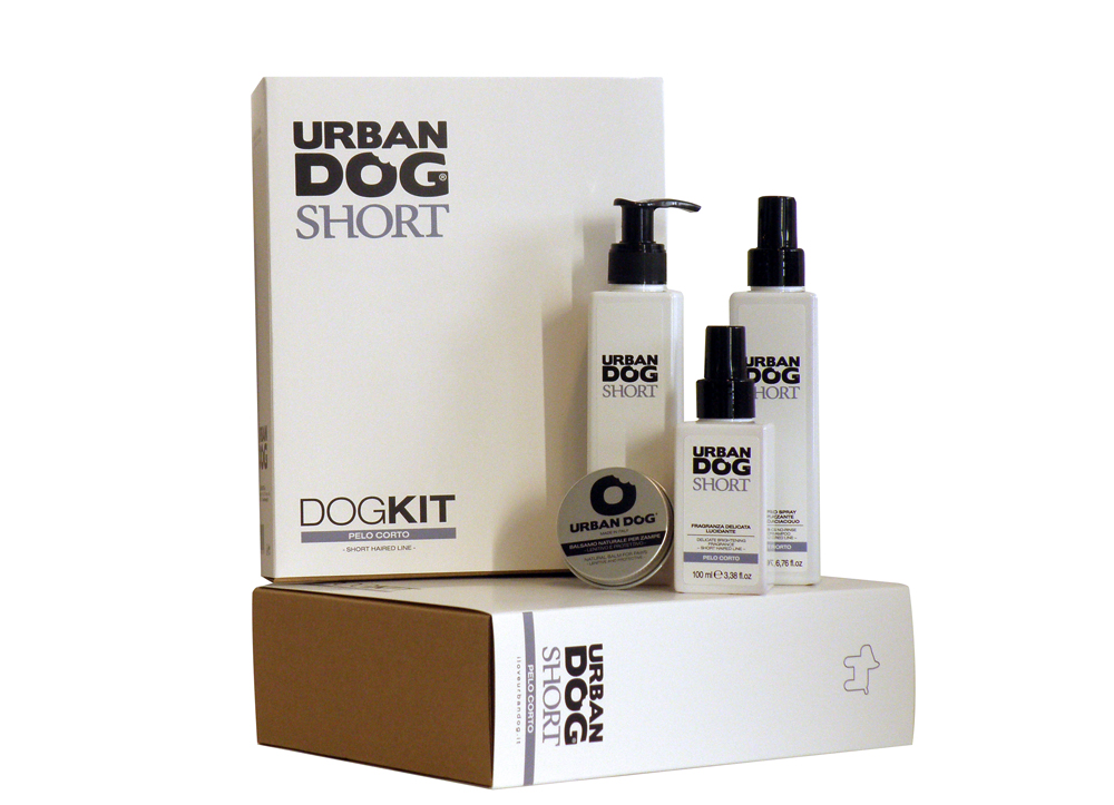 Набор для ухода Urban Dog, за собаками короткошерстных пород UD101KS Набор для ухода Urban Dog, за собаками короткошерстных пород UD101KSDOGKIT Short служит для очистки и ухода за шерстью и кожей собак короткошерстных пород. В состав включены кокосовое и персиковое масла, а также комплекс усиленных полимеров, что гарантирует питательное и смягчающее воздействие. Шерсть приобретает мягкость, объем и чрезвычайную легкость расчесывания. В набор входит: шампунь 2 в 1 питательный, шампунь спрей для придания жизненной силы без ополаскивания, нежный ароматизатор с блеском и натуральный бальзам для лап.