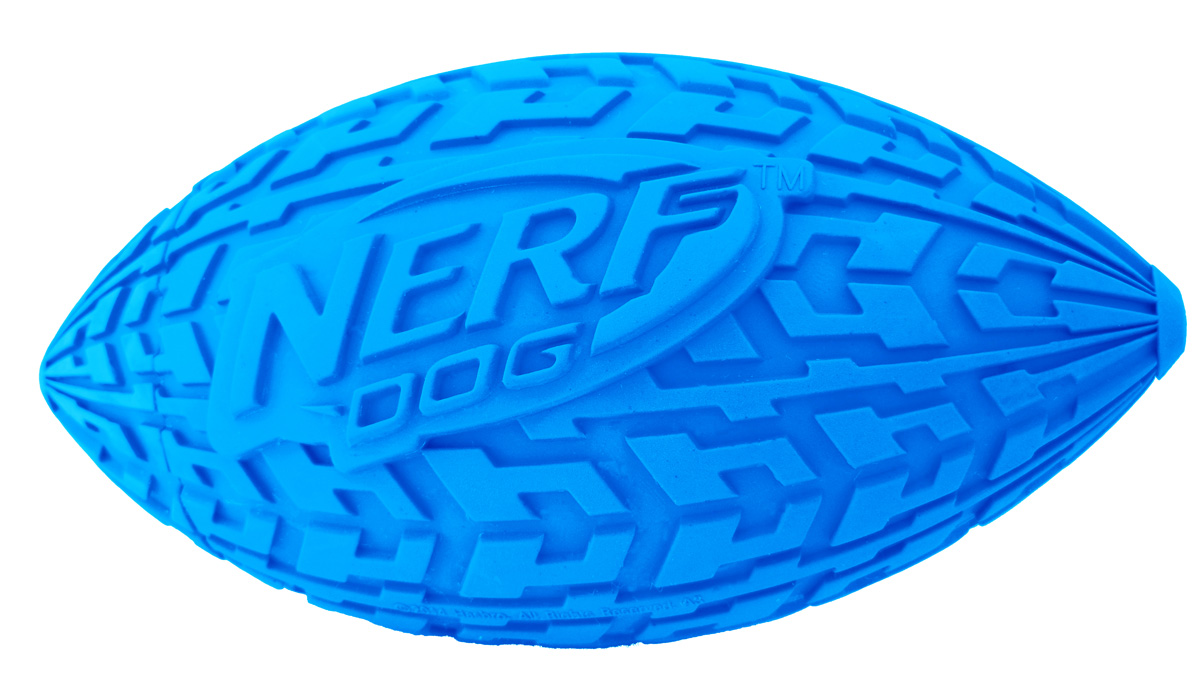 Мяч для собак Nerf Регби, пищащий, 15 см22446 Мяч для собак Nerf Регби, пищащий, 15 см22446Мяч-регби с уникальным рисунком протектора шины! Изготовлен из сверхпрочной резины, что обеспечивает долговечность использования! Подходит для собак с самой мощной челюстью! С пищалкой! Яркие привлекательные цвета! Игрушки Nerf Dog представлены в различных сериях в зависимости от рисунка, фактуры и материала, из которого они изготовлены (резина, ТПР, нейлон, пластик, каучук). Размер: 15 см, M.