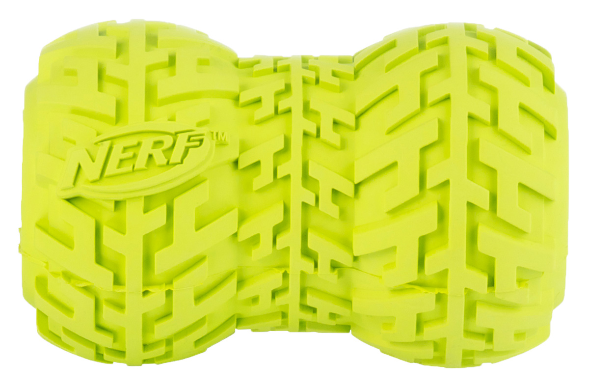 Игрушка-кормушка для собак Nerf Шина, 7 см22477 Игрушка-кормушка для собак Nerf Шина, 7 см22477Игрушка с уникальным рисунком протектора шины! Подходит для собак с самой мощной челюстью! Высококачественные прочные материалы, из которых изготовлена игрушка, обеспечивают долговечность использования! Полость внутри предназначена для любимого лакомства вашего питомца! Яркие привлекательные цвета! Игрушки Nerf Dog представлены в различных сериях в зависимости от рисунка, фактуры и материала, из которого они изготовлены (резина, ТПР, нейлон, пластик, каучук). Размер: 7 см, S.