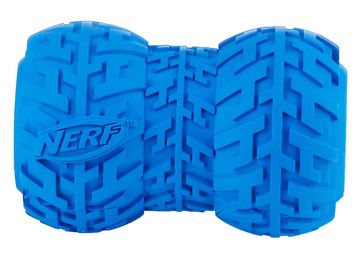 Игрушка-кормушка для собак Nerf Шина, 10 см22491 Игрушка-кормушка для собак Nerf Шина, 10 см22491Игрушка с уникальным рисунком протектора шины! Подходит для собак с самой мощной челюстью! Высококачественные прочные материалы, из которых изготовлена игрушка, обеспечивают долговечность использования! Полость внутри предназначена для любимого лакомства вашего питомца! Яркие привлекательные цвета! Игрушки Nerf Dog представлены в различных сериях в зависимости от рисунка, фактуры и материала, из которого они изготовлены (резина, ТПР, нейлон, пластик, каучук). Размер: 10 см, L.