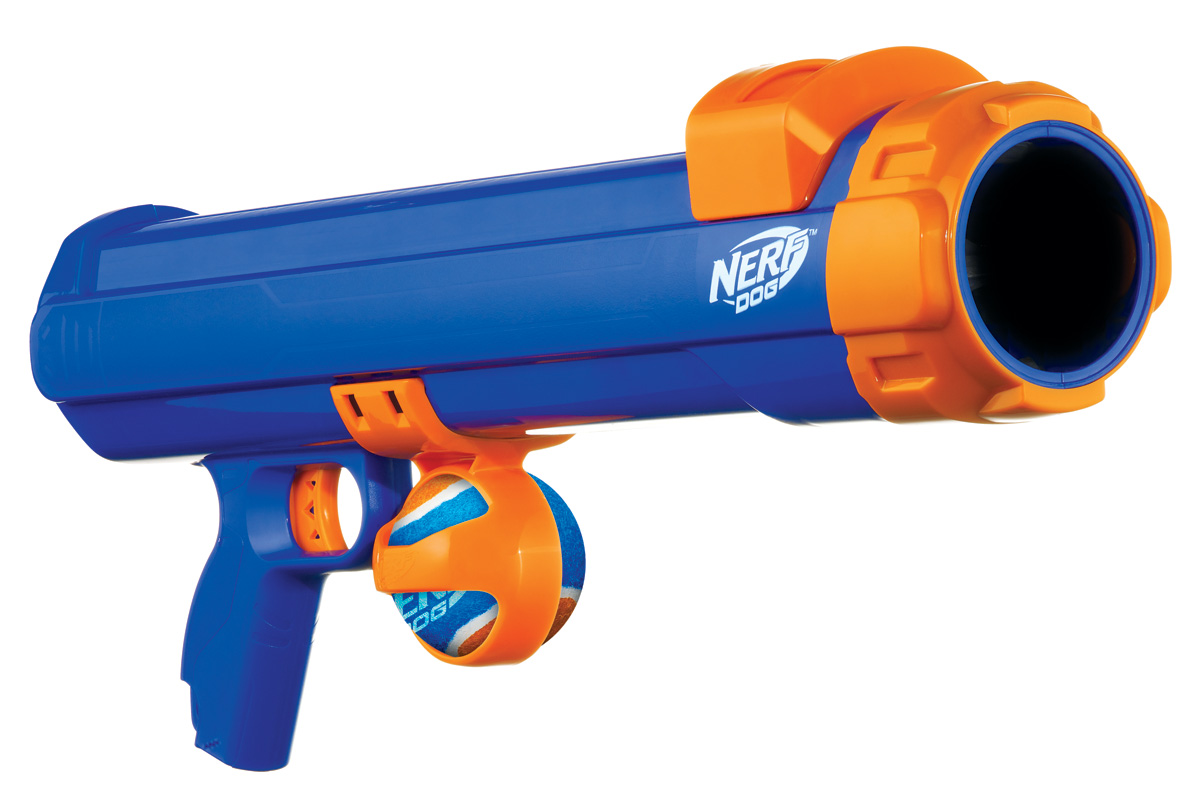 Бластер для игры с собакой Nerf, 50 см29940 Бластер для игры с собакой Nerf, 50 см29940НОВИНКА!!! Хит сезона!!! Бластер NERF DOG Tennis Ball. Известный американский производитель игрушек для детей Hasbro , который обеспечивает незабываемые часы отдыха детям по всему миру, теперь предлагает такое же захватывающее приключение для лучшего друга человека – бластер NERF DOG. Бластер NERF DOG - это: *Мощный и безопасный пусковой механизм; *Пуск мяча на 15 метров; *Автоматический забор мяча; *Море эмоций!!! Линейка предлагает множество удивительных игрушек для собак, специально предназначенных для захватывающих и интерактивных игр. В коллекции используются высокотехнологичные материалы, обеспечивающие безопасность и прочность. Игрушки Nerf Dog представлены в различных сериях в зависимости от рисунка, фактуры и материала, из которого они изготовлены (резина, ТПР, нейлон, пластик, каучук). Например, линейка NERF DOG tire может развлекать собаку в течение нескольких часов подряд. Эти игрушки имеют рисунок протектора шины, которые делают захват...