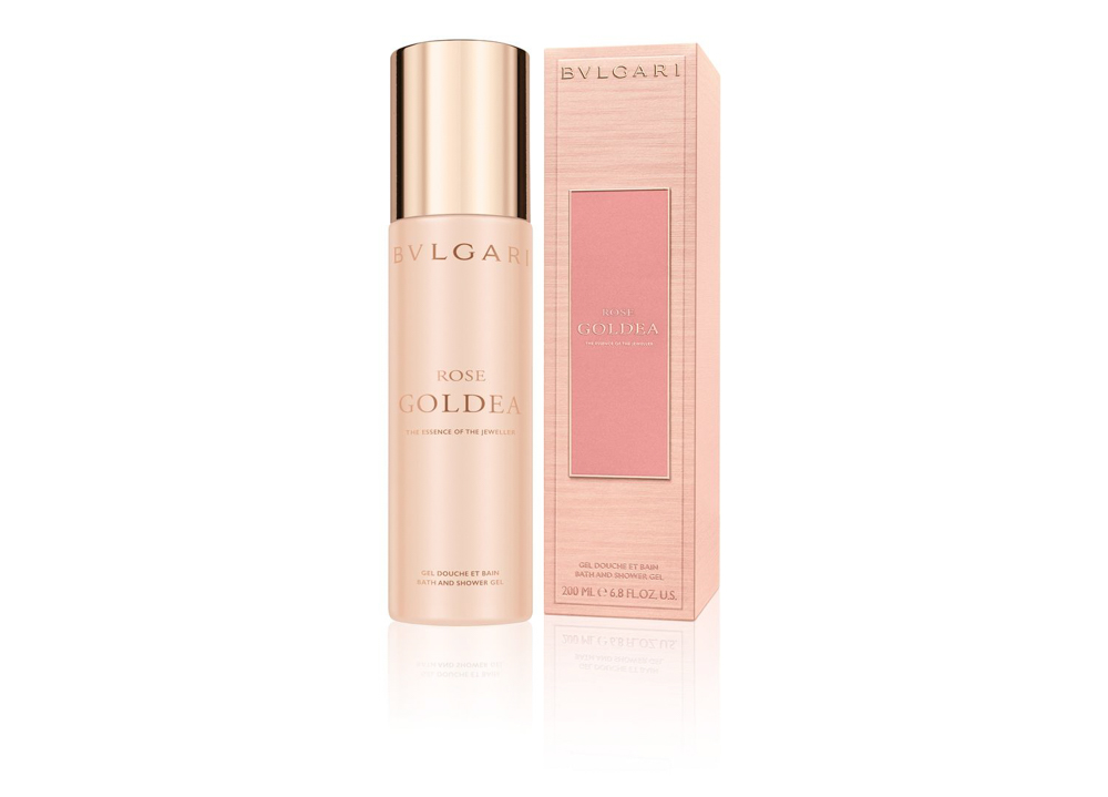Bvlgari Rose Goldea Гель для ванны и душа 200 мл50522BVL Bvlgari Rose Goldea Гель для ванны и душа 200 мл50522BVLBVLGARI представляет Rose Goldea - новое олицетворение всепоглощающей женственности, объект желания, в композиции которого соединились воедино страстная роза и утонченный мускус. Аромат, созданный с использованием элементов дизайна культовых произведений бренда: Розовое золото, Цветок розы и Serpenti (змея). Rose Goldea представляет собой смелое орудие обольщения.