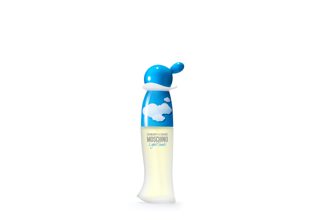 Moschino Light Clouds Туалетная вода 30мл6F28 Moschino Light Clouds Туалетная вода 30мл6F28Это приятный и легкий аромат, подобный небу весной, словно прогулка среди едва распустившихся цветов. Глубокий, словно чувства, бодрящий, словно летний день, легкий, как облако. Божественный аромат, романтический эликсир, вызывающий желание прожить реальность, словно в сладком сне.