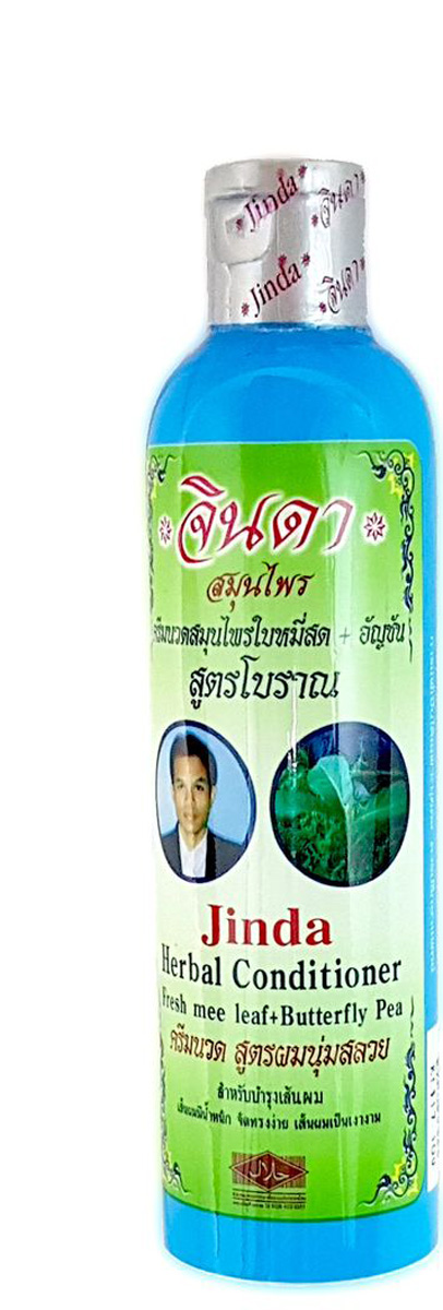 Jinda Herbal Conditioner - Травяной Кондиционер от выпадения волос Джинда, 250 мл5904151 Jinda Herbal Conditioner - Травяной Кондиционер от выпадения волос Джинда, 250 мл5904151Этот кондиционер, как и вся серия от выпадения волос от компании Джинда создана на народных тайских рецептах из натуральных травяных экстрактов. В основу входит Литсея Клейкая (Litsea Glutinosa) - является стимулятором роста волос, укрепляет корни волос, улучшает структуру волоса, предотвращает образование перхоти. Кроме этого кондиционер: • Способствует блеску и мягкости. • Помогает придать волосам естественный и здоровый вид. • Уменьшает спутывание волос. • Убирает желтизну.