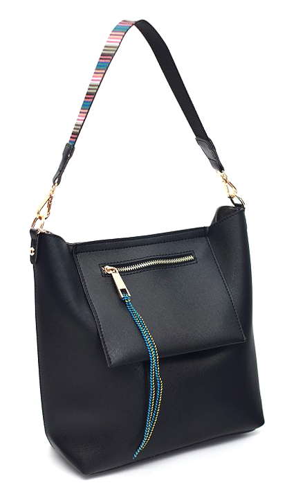 Сумка женская David Jones, цвет: черный. СМ3341СМ3341 BLACK Сумка женская David Jones, цвет: черный. СМ3341СМ3341 BLACKСумка женская David Jones выполнена из высококачественной экокожи. Изделие оснащено удобным плечевым ремнем из текстиля. На внешней стороне расположен накладной карман на молнии. Сумка закрывается на застежку-молнию. Внутри расположено вместительное главное отделение без застежки, которое дополнено вкладышем-кошельком.