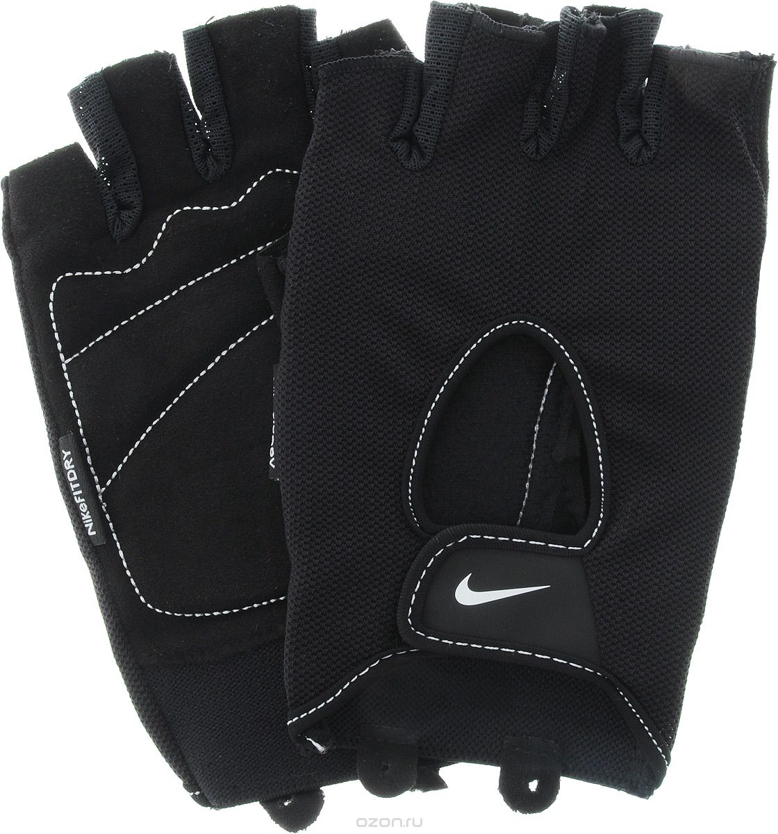Перчатки для фитнеса мужские Nike Mens Fundamental Training Gloves, цвет: черный. Размер L9.092.053.037. Перчатки для фитнеса мужские Nike Mens Fundamental Training Gloves, цвет: черный. Размер L9.092.053.037.Удобные перчатки Nike Mens Fundamental Training Gloves для фитнеса оформлены цветным логотипом бренда Nike. Трафаретная печать swoosh-лого на внешней стороне модели обеспечивает моментальную идентификацию бренда. Ладонь прошита в линиях сгиба, обеспечивая тем самым необходимое смягчение в самых важных зонах. Внутренняя часть перчаток выполнена из мягкой искусственной замши, что обеспечивает комфорт и долговечность в использовании данного аксессуара. Регулируемая застежка на запястье обеспечивает надежную посадку.
