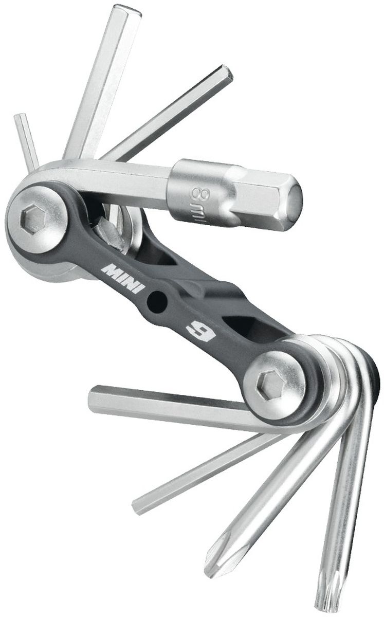 Мультитул TOPEAK Mini 9, с чехлом, 9 функцийTT2409 Мультитул TOPEAK Mini 9, с чехлом, 9 функцийTT2409Topeak Mini 9 MT. Специальная версися пополярного набора Mini 9, предназначенная специально для MTB. Гладкий, суперлегкий складывающийся набор. Инструменты сложены в корпус из литого алюминия. Чехол в комплекте. Инструментов 9 шт. Шестигранники 2/3/4/5/6 мм Ключи Torx® T10/T15/T25 Отвертки #2 крестовые. Вес: 92 г.