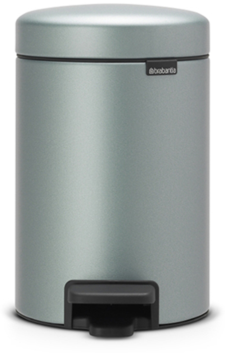 Мусорный бак с педалью Brabantia NewIcon, 3 л. 113345113345 Мусорный бак с педалью Brabantia NewIcon, 3 л. 113345113345Этот небольшой изящный бак на 3 литра гарантирует большое преображение вашего самого маленького помещения в доме! Бесшумный – плавное закрывание крышки и необыкновенно мягкий ход педали. Не пропускает запах – плотно прилегающая крышка. Устойчивый – специальное устройство, предотвращающее опрокидывание бака. Не повреждает пол – нескользящее основание. Удобная очистка –съемное внутреннее пластиковое ведро. Всегда опрятный вид – в комплекте идеально подходящиепо размеру мешки для мусора PerfectFit (размер A). Изготовлен на 40% из переработанных материалов, подлежит вторичной переработке вместе с упаковкой на 98%. 10 лет гарантии. Сертификат соответствия концепции регенерации Cradle to Cradle. Brabantia c заботой о вашем доме и планете. Добрые дела сегодня – залог счастливого завтра. Мусорные баки с педалью newIcon не только безупречно красивы, они еще и надежные работники! Покупая этот бак, вы вносите вклад в крупнейший проект по очистке...