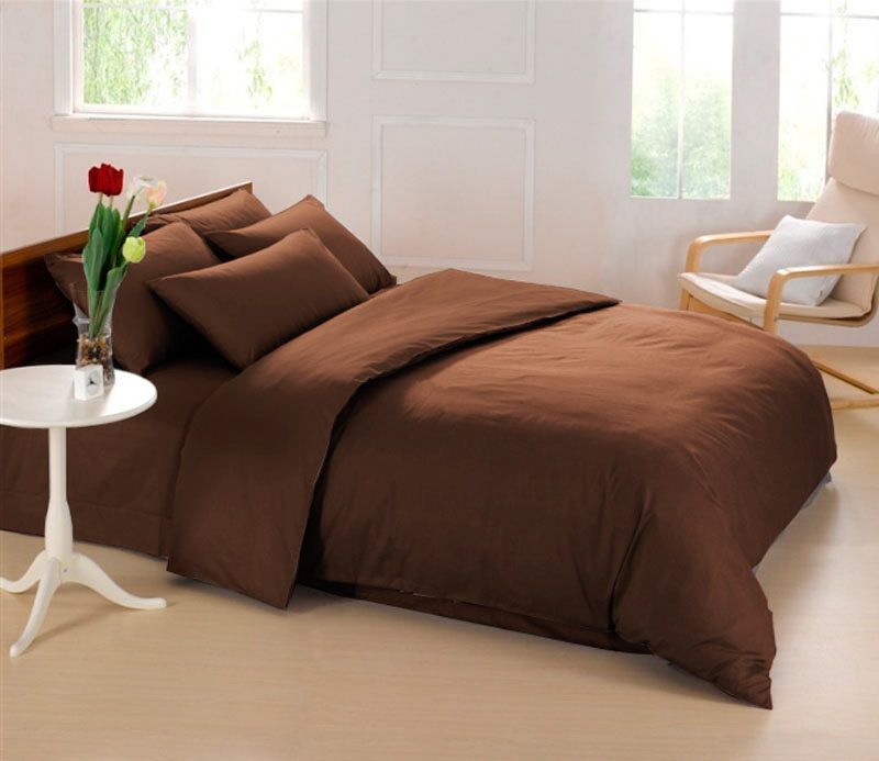 Постельное белье Sleep iX Perfection, 2-х спальное, цвет: темно-коричневый. pva215375pva215375 Постельное белье Sleep iX Perfection, 2-х спальное, цвет: темно-коричневый. pva215375pva215375Известно, что цвет напрямую воздействует на психологическое и физическое состояние человека. Специально для наших покупателей мы внесли описание воздействия каждого цвета в комплекты постельного белья Perfection. Коричневый - спокойный и сдержанный цвет. Вызывает ощущение тепла, способствует созданию спокойного мягкого настроения. Это цвет надёжности, прочности, здравого смысла. Производитель: Sleep iX Материал: Микрофреш (100 г/м2) Состав материала: 100% микрофибра Размер: Двуспальное (мал) Размер пододеяльника: 180х220 см Тип застежки на пододеяльнике: Молния (100 см) Размер простыни: 220х240 (обычная) Размер наволочек: 70х70 (2 шт) Тип застежки на наволочках: Клапан (20 см) Упаковка комплекта: Подарочная Коробка Cтрана производства: Китай Расположение цветов на комплекте постельного белья полностью соответствует фотографии (верхние наволочки - 50х70 см, нижние наволочки - 70х70 см).