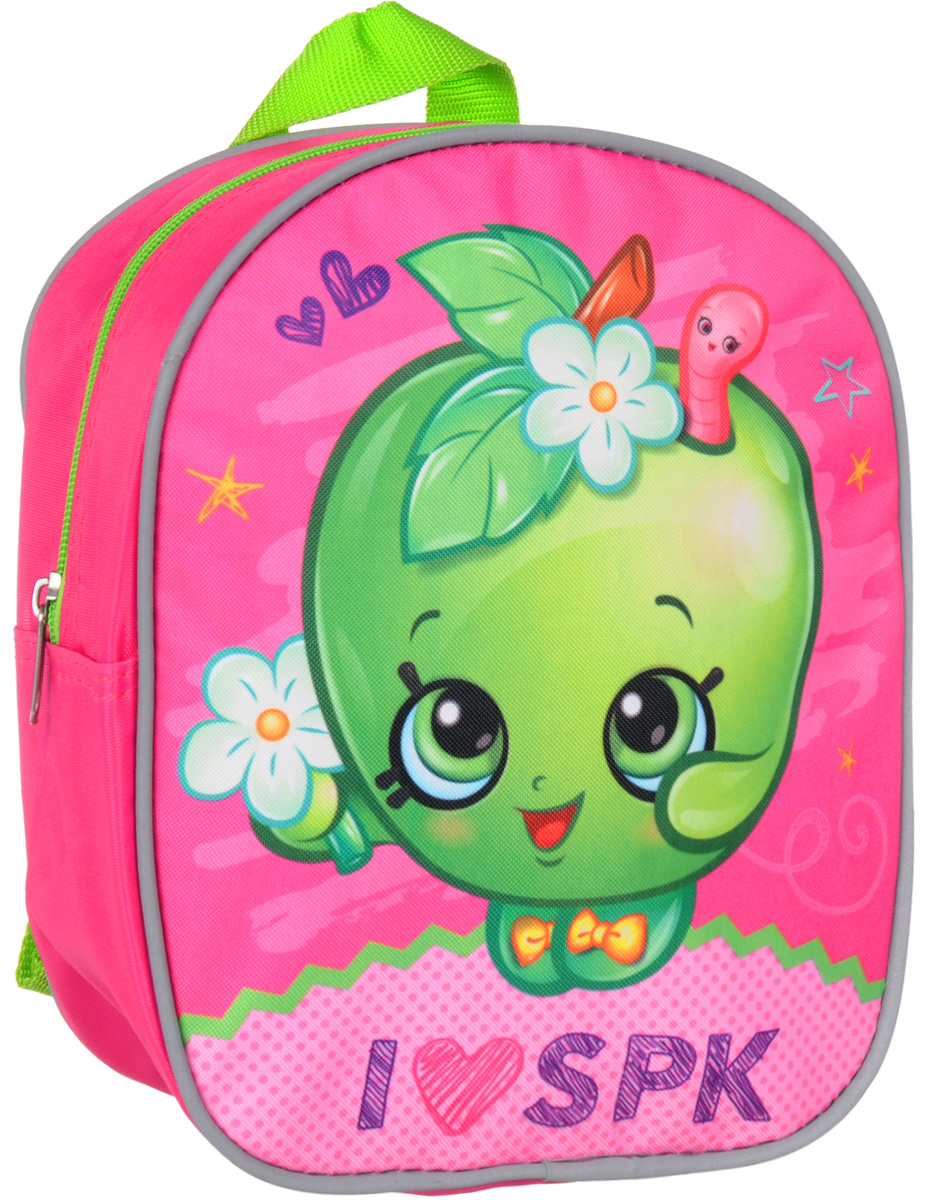 Shopkins Рюкзак дошкольный цвет розовый31790 Shopkins Рюкзак дошкольный цвет розовый31790Очаровательный дошкольный рюкзачок Шопкинс с изображением стилизованного яблочка – это практичный, удобный и привлекательный аксессуар для вашего ребенка. В его внутреннем отделении на молнии легко поместятся не только игрушки, но даже тетрадка или книжка. Благодаря регулируемым лямкам, рюкзачок подходит детям любого роста. Удобная ручка помогает носить аксессуар в руке или размещать на вешалке. Износостойкий материал с водонепроницаемой основой и подкладка обеспечивают изделию длительный срок службы и помогают держать вещи сухими в дождливую погоду. Аксессуар декорирован ярким принтом (сублимированной печатью), устойчивым к истиранию и выгоранию на солнце.