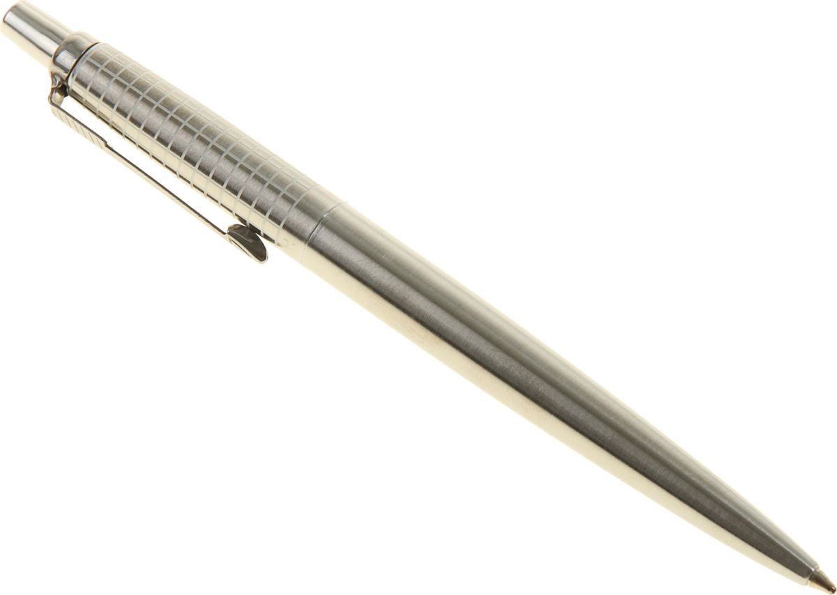 Parker Ручка шариковая Jotter Premium Classic SS Chiseled M синяя977610 Parker Ручка шариковая Jotter Premium Classic SS Chiseled M синяя977610Parker — классика с современным оттенком. Этот культовый бренд отличается неугасаемым стремлением к совершенству. Уже на протяжении столетия он имеет отличную репутацию и ассоциируется с канцелярскими изделиями исключительно высокого качества, подчеркивая тем самым верность традициям, надежность, элегантность, стиль и желание привносить новое в свои образцы. Ручка шариковая Parker Jotter Premium Classic SS Chiseled M, синие чернила — сочетание неповторимого дизайна и прекрасного исполнения. Этот аксессуар станет элитным и статусным презентом для коллег, друзей, а также настоящим украшением любого рабочего стола.