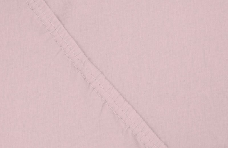 Простыня на резинке Ecotex, цвет: розовый, 140 х 200 смПРТ14 розовый Простыня на резинке Ecotex, цвет: розовый, 140 х 200 смПРТ14 розовыйЗдоровый сон – залог хорошего самочувствия на протяжении всего дня. Простыня на резинке по всему периметру – это очень удобно! Она всегда ровно, без единой морщинки, застилает матрас. Легко заправляется и фиксируется с помощью «юбки» с резинкой по всему периметру. Нежное прикосновение к телу бархатного на ощупь хлопка, мягкая фактура ткани – вот основное преимущество трикотажных простыней на резинке. Они практичны в уходе, не требуют глажения после стирки, мягкие, экологичные, защищают матрас от загрязнений.