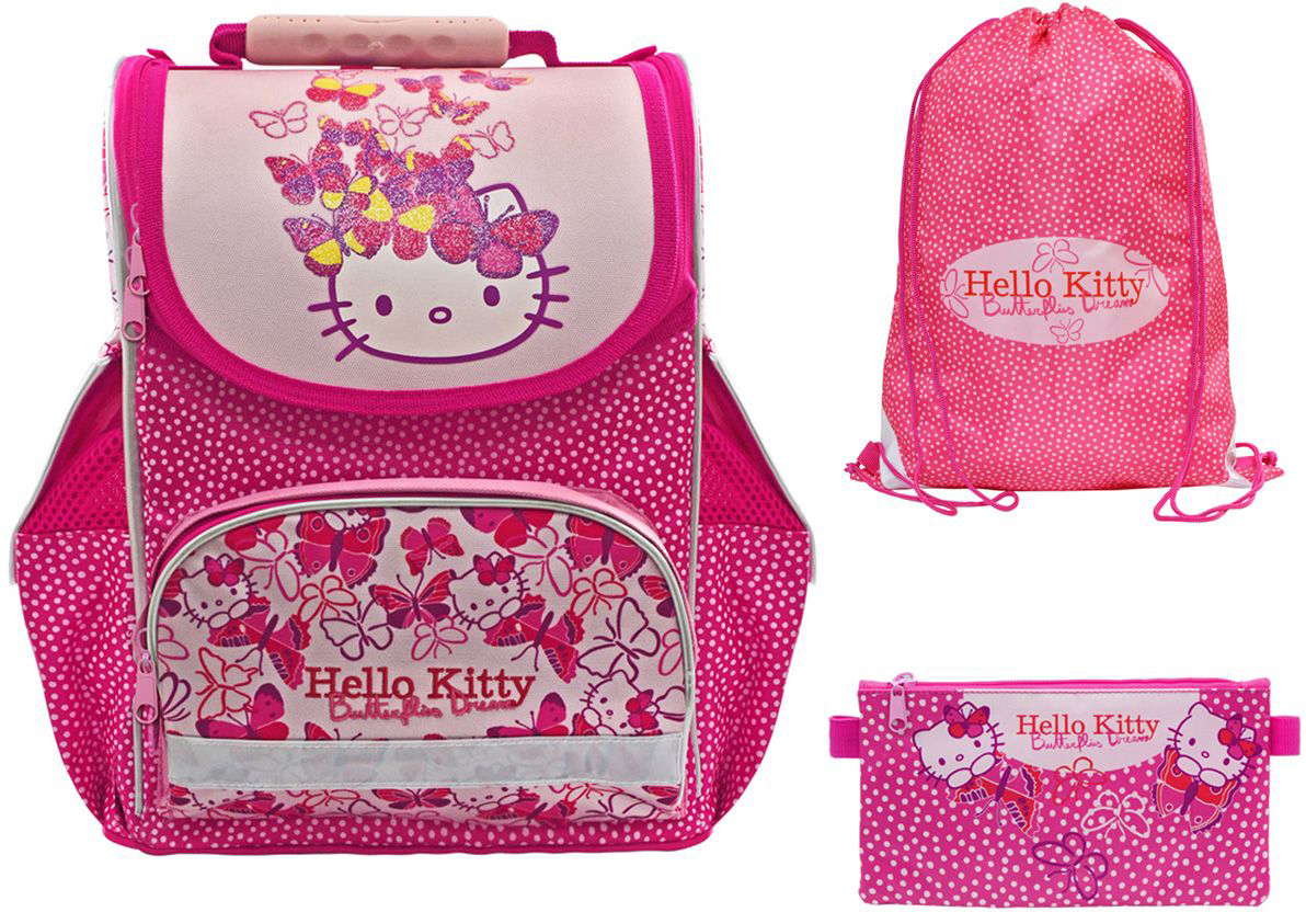 Action! Ранец школьный Hello Kitty с наполнениемHKO-ASB4000/1set Action! Ранец школьный Hello Kitty с наполнениемHKO-ASB4000/1setЛицензионный дизайн Hello Kitty для девочек. Ранец комплектуется мешком для обуви, и пеналом-косметичкой. Жесткая рельефная анатомическая спинка повышенной комфортности, с вентилируемой системой задней спинки. Анатомический рельеф спинки повторяет естесственный изгиб позвоночника, что позволяет держать спину прямо и оптимально распределять нагрузку на спину ребёнка, а также создает дополнительный комфорт для ношения ранца на спине. Вес рюкзака составляет меньше 900 г, что соответствует идеальным нормам нагрузки на спину. На нижнем кармане лицевой стороны имеется светоотражающая полоска безопасности по всему периметру кармана. Два боковых кармана и задние лямки со светоотражающими элементами безопасности. Устойчивое дно защищено водооталкивающим материалом и имеет 4 пластиковые ножки для большей устойчивости. Мешок для обуви, размером 43х34 см, имеет на лицевой стороне 2 светоотражающие полоски. Имеются фиксаторы положения. Без кармана. Пенал-косметичка,...
