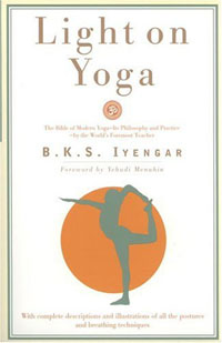 Light on Yoga: The Bible of Modern Yoga.... B. K. S. Iyengar, Yehudi Menuhin