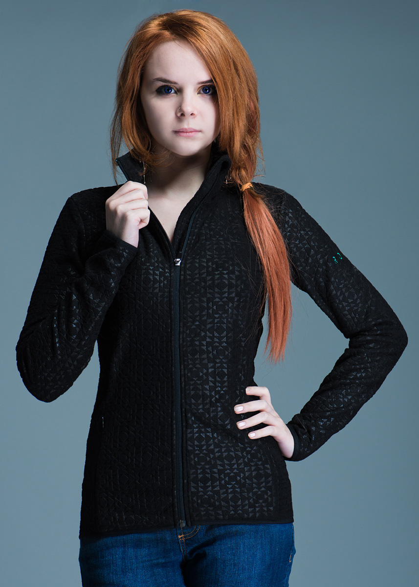 КурткаWTWPO203 КурткаWTWPO203Стильная женская куртка Roxy из мягкого флиса создаст для вас комфорт и свободу движений. Замечательная куртка с длинными рукавами и воротником-стойкой дополнена двумя карманами, застегивающимися на потайные молнии. Модель застегивается на застежку-молнию. Эта куртка - идеальный вариант для создания образа в стиле Casual.