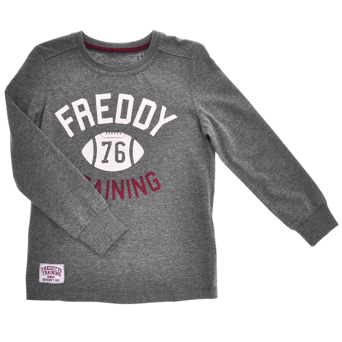 Лонгслив для мальчика. 39726JR - Freddy39726JR Лонгслив для мальчика. 39726JR - Freddy39726JRСтильный лонгслив для мальчика Freddy идеально подойдет вашему маленькому непоседе в прохладные дни. Изготовленный из высококачественного материала, он необычайно мягкий и приятный на ощупь, не сковывает движения малыша и позволяет коже дышать, не раздражает даже самую нежную и чувствительную кожу ребенка, обеспечивая ему наибольший комфорт. Лонгслив с длинными рукавами и круглым вырезом горловины спереди оформлен бархатистой принтовой надписью в виде логотипа бренда. Рукава дополнены широкими трикотажными манжетами, не стягивающими запястья. Оригинальный современный дизайн и модная расцветка делают этот лонгслив модным и стильным предметом детского гардероба. В нем ваш малыш будет чувствовать себя уютно и комфортно, и всегда будет в центре внимания!