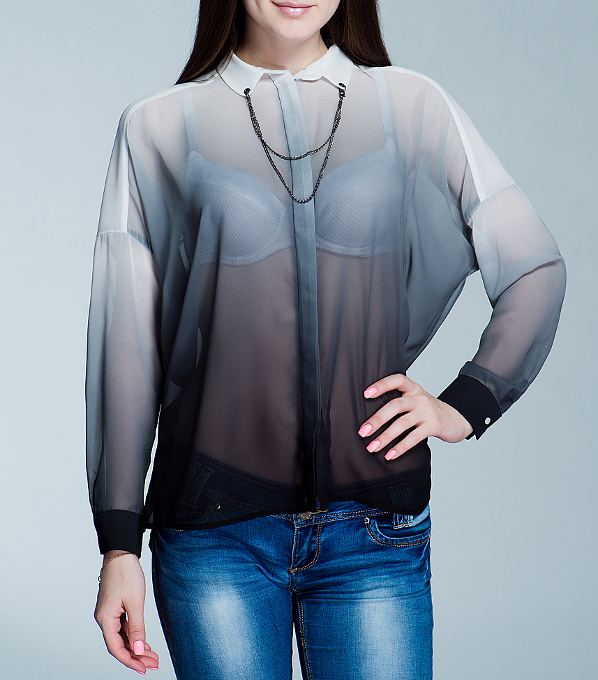БлузкаPL301164 БлузкаPL301164Очаровательная блуза Pepe Jeans, выполненная из полупрозрачного материала, подчеркнет ваш безупречный вкус. Изделие свободного кроя с отложным воротничком и длинными рукавами застегивается на пуговицы по всей длине. Воротник декорирован двойной металлической цепочкой. Манжеты застегиваются на пуговицы. В такой блузе вы не останетесь без внимания.