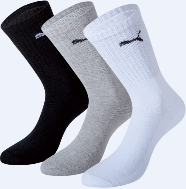 Комплект носков88035510 Комплект носков88035510Спортивные носки Puma Sport изготовлены из хлопка с добавлением полиэстера и эластана. Комфортная широкая резинка не сдавливает и комфортно облегает ногу. Оформлены носки логотипом бренда. Идеальное сочетание практичности, легкости и комфорта. В комплект входят три пары носков.