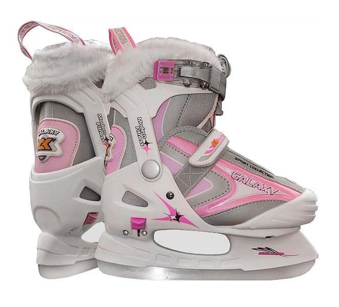 CK Galaxy 2014CK Galaxy 2014 Pink CK Galaxy 2014CK Galaxy 2014 PinkКрасивые и стильные коньки СК GALAXY станут идеальным подарком для девочки к зиме. Красивый дизайн, розовые вставки, удобство для ножек, не оставят равнодушной ни одну юную фигуристку! Данная модель отличается своим высоким качеством и уровнем комфорта. Детские коньки отличаются от взрослых моделей специально подобранной жесткостью ботинка, потому как именно его качество помогает защитить ноги ребенка от получения травмы. Коньки СК (Спортивная коллекция) Galaxy созданы специально для девочек, имеют несколько размеров, что позволяет подобрать оптимально комфортный ботинок по ноге ребенка. Специальная конструкция ботинка - раздвижная, позволяет при необходимости изменять его размер самостоятельно. Коньки СК Galaxy оснащены армируемым каркасом, который выполнен из жесткого полиуретана, чтобы надежно защитить ножку ребенка от травм и вывихов. В то же время, благодаря мягкой синтетической внутренней подкладке, ботинок не натирает ноги. Лезвие у коньков СК (Спортивная коллекция) Galaxy...