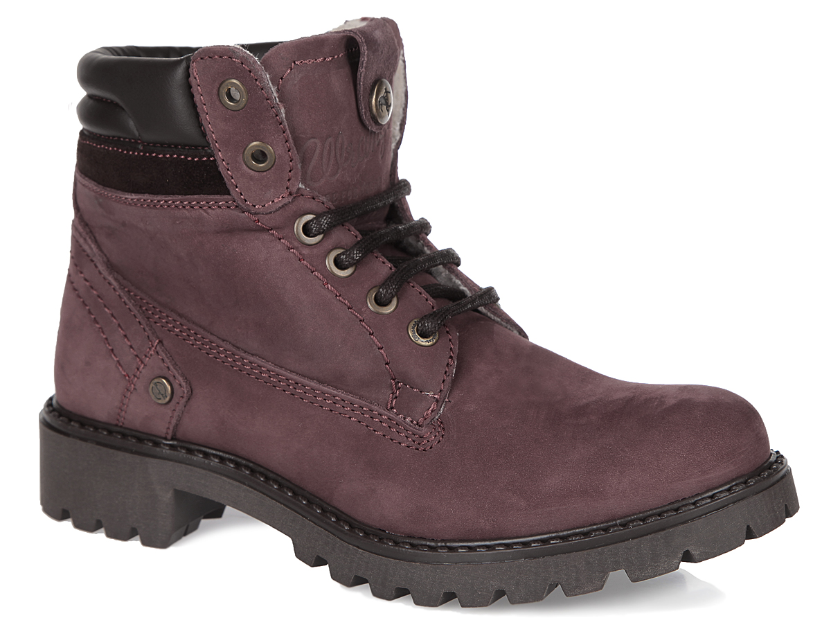 Ботинки женские Creek Fur. WL142500/FWL142500/F-24 Ботинки женские Creek Fur. WL142500/FWL142500/F-24Удобные женские ботинки Creek Fur от Wrangler прекрасно подойдут для повседневного использования. Модель выполнена из натурального нубука и декорирована фирменным тиснением на заднике и язычке. Шнуровка идеально зафиксирует обувь на вашей ноге. Подкладка и стелька из искусственного меха сохранят ваши ноги в тепле. Каблук и подошва с протектором гарантируют устойчивость на любой поверхности. В этих ботинках вашим ногам будет комфортно и уютно. Они подчеркнут ваш стиль и индивидуальность.