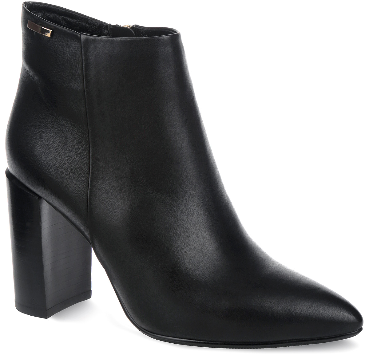 Шлепанцы  - черный цвет