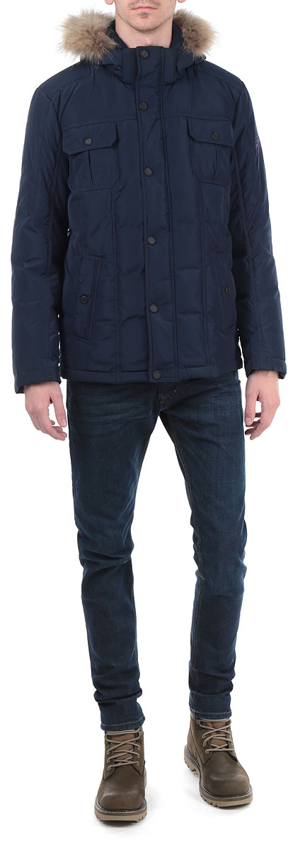 КурткаW15-22014 КурткаW15-22014Стильная мужская куртка Finn Flare подчеркнет вашу индивидуальность и обеспечит защиту от всевозможных погодных условий. Куртка со съемным капюшоном, воротником-стойкой и длинными рукавами застегивается на пластиковую застежку-молнию и дополнительно имеет внешнюю ветрозащитную планку на металлических кнопках. Капюшон выполнен с отделкой из натурального меха, которую при желании можно отстегнуть. Подкладка капюшона и верхняя часть подкладки куртки выполнены из 100%-го хлопка. Рукава изделия дополнены трикотажными манжетами, препятствующими проникновению холодного воздуха. Спереди модель дополнена двумя прорезными карманами на застежках-молниях и двумя нашивными карманами на кнопках. С изнаночной стороны имеется прорезной карман на застежке-молнии и два нашивных кармана. Низ изделия дополнен внутренней эластичной резинкой на стопперах. Эта теплая куртка послужит отличным дополнением к вашему гардеробу!