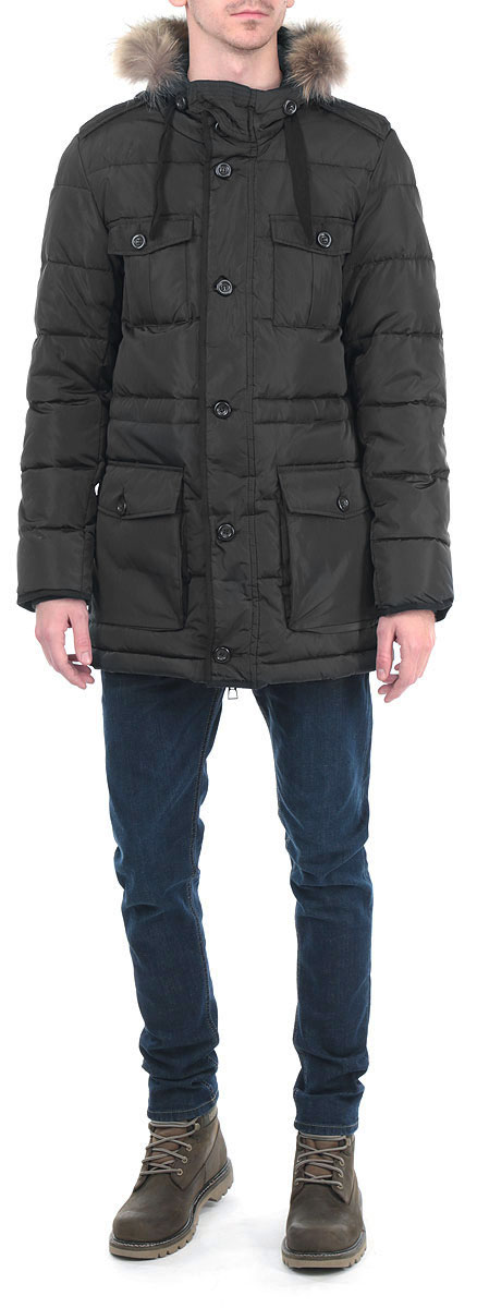 Пцховик мужской. Ced-226/278-5464DCed-226/278-5464D Пцховик мужской. Ced-226/278-5464DCed-226/278-5464DСтильный мужской пуховик Sela, выполненный из высококачественных материалов, обеспечит максимальный комфорт при различных погодных условиях. Изделие с несъемным капюшоном и длинными рукавами застегивается на пластиковую застежку-молнию и дополнительно ветрозащитной планкой на пуговицы. Рукава изделия дополнены эластичными манжетами, препятствующими проникновению холодного воздуха. Спереди модель дополнена двумя прорезными карманами четырьмя нашивными карманами на пуговицах. Капюшон дополнен кулиской и декорирован искусственным мехом, который при желании можно отстегнуть. Пуховик с внутренней стороны на талии оформлен текстильным шнуром и дополнен втачным карманом на молнии. Этот теплый пуховик послужит отличным дополнением к вашему гардеробу!