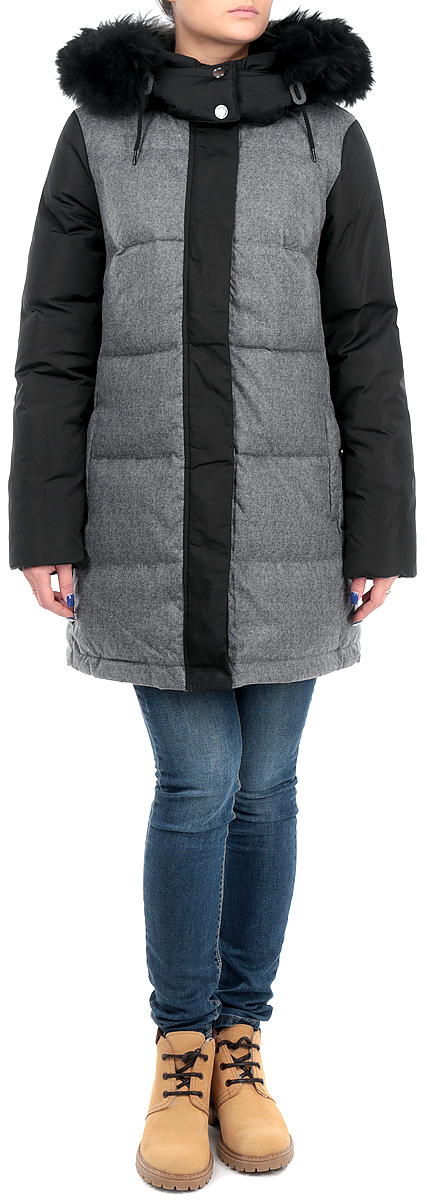 ПуховикB005539_DARK GREY ПуховикB005539_DARK GREYСтильный женский пуховик Baon, выполненный из высококачественного плотного материала, рассчитан на холодную погоду. Модель с воротником-стойкой и длинными рукавами застегивается на молнию и дополнительно ветрозащитным клапаном на металлические кнопки. Съемный капюшон изделия дополнен искусственным мехом, который при желании можно отстегнуть. Модель дополнена двумя втачными карманами на молниях. В этом пуховике вам будет комфортно. Модная фактура ткани, отличное качество, великолепный дизайн.