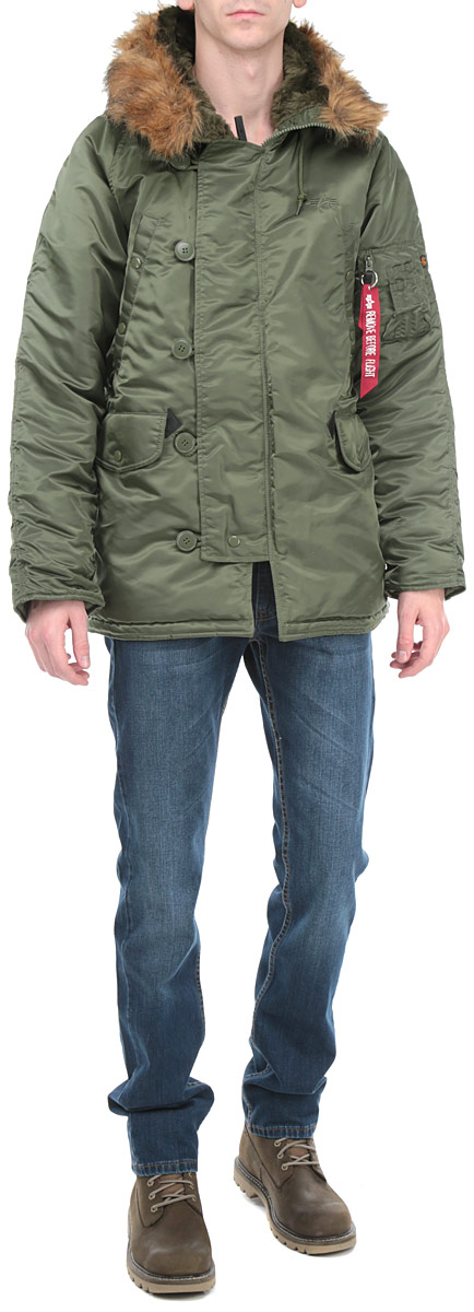 Парка100106 Парка100106Мужская куртка Alpha Industries была разработана для летных экипажей, работавших в экстремальных условиях и на больших высотах, где температура воздуха доходит до -40°C. Парка Alpha Industries была проверена пилотами вертолетов и стратегической бомбардировочной авиации. Поэтому эта куртка выдержит испытание в экстремально холодных погодных условиях. В самый лютый мороз она сохранит тепло вашего тела. Модель изготовлена из авиационного нейлона с водоотталкивающей пропиткой от DuPont, с утепленной подкладкой и синтепоновым утеплителем. Застёгивается изделие на молнию и дополнительно ветрозащитным клапаном на пуговицах. Поводок на молниях, удобен для захвата рукой в перчатке. Защититься от сквозняка помогают капюшон с теплой меховой подкладкой и искусственным мехом и плотные трикотажные манжеты на рукавах. На рукавах в районе локтя укрепляющие заплаты. Утяжка в районе пояса обеспечивает дополнительную защиту от продувания. В куртке расположены два прорезных кармана на кнопках вверху...